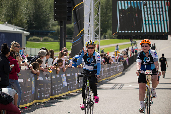 FINISH LINE CROSSING --2729