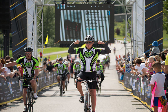 FINISH LINE CROSSING --2979