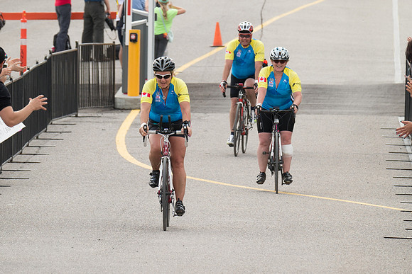 FINISH LINE CROSSING --3274