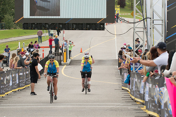 FINISH LINE CROSSING --3278