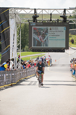 FINISH LINE CROSSING --2648