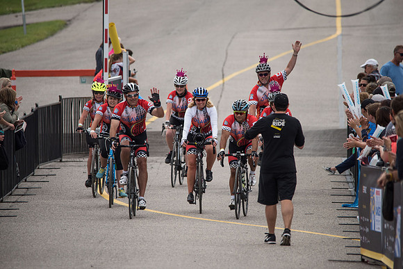 FINISH LINE CROSSING --2827