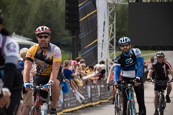 FINISH LINE CROSSING --2628