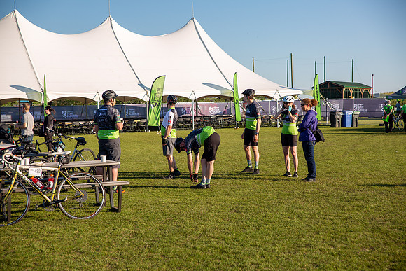 0-RIDERS STRETCHING-1