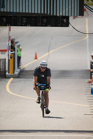 FINISH LINE CROSSING --2644-2
