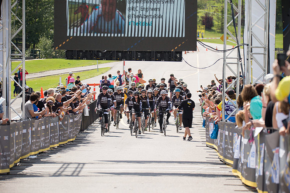 FINISH LINE CROSSING --2536