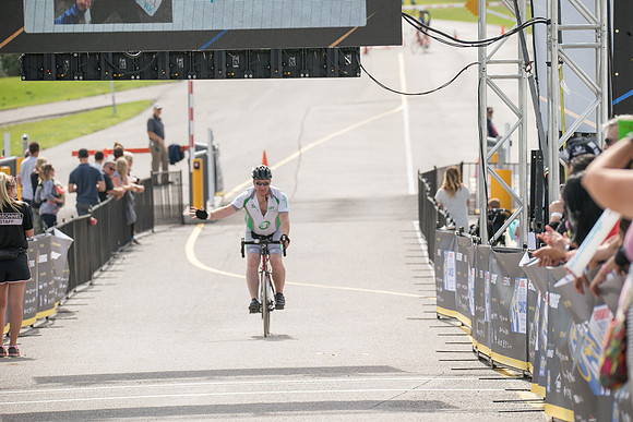FINISH LINE CROSSING --2918
