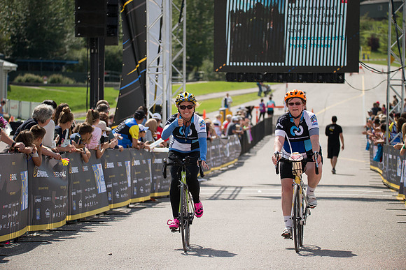 FINISH LINE CROSSING --2725
