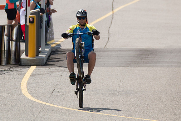 FINISH LINE CROSSING --2900