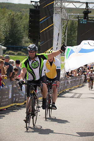 FINISH LINE CROSSING --3042