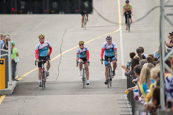 FINISH LINE CROSSING --3340