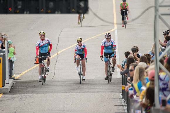 FINISH LINE CROSSING --3338