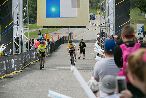 FINISH LINE CROSSING --2849