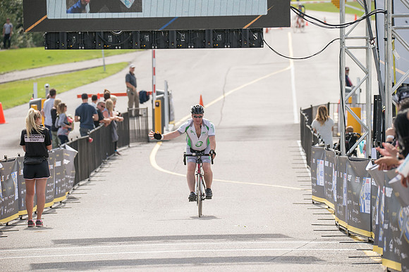 FINISH LINE CROSSING --2919