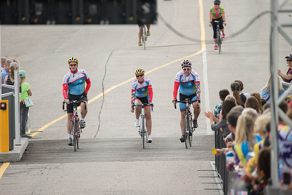 FINISH LINE CROSSING --3339