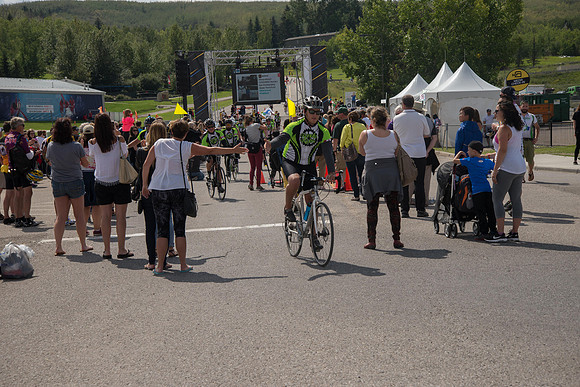 FINISH LINE CROSSING --0400