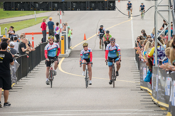 FINISH LINE CROSSING --3344
