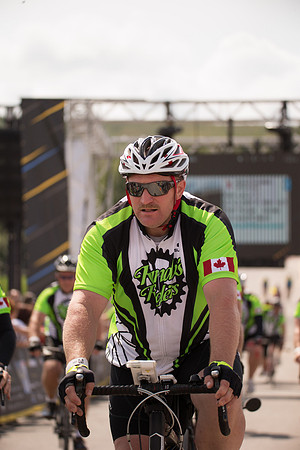FINISH LINE CROSSING --3019