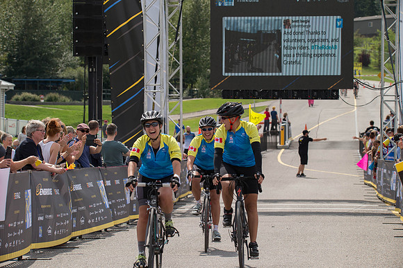 FINISH LINE CROSSING --3942