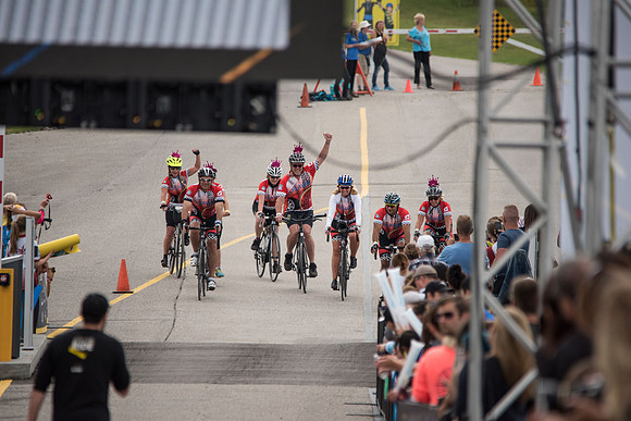 FINISH LINE CROSSING --2823