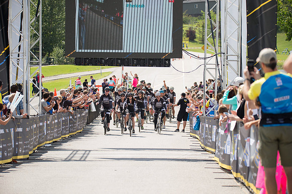 FINISH LINE CROSSING --2545