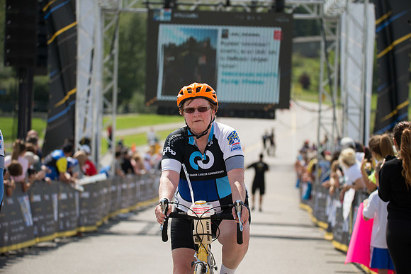FINISH LINE CROSSING --2736