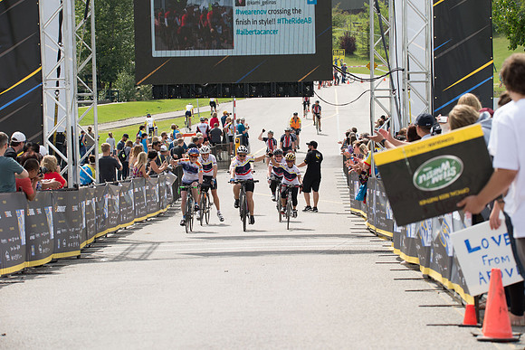FINISH LINE CROSSING --3522