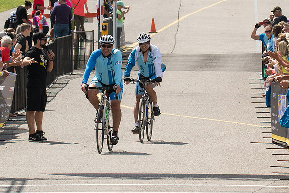 FINISH LINE CROSSING --2444