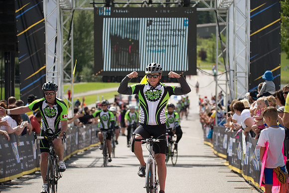 FINISH LINE CROSSING --2978