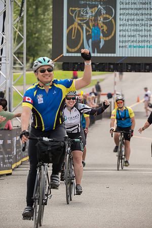 FINISH LINE CROSSING --4876