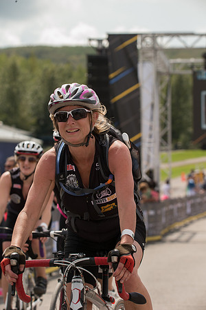 FINISH LINE CROSSING --3978