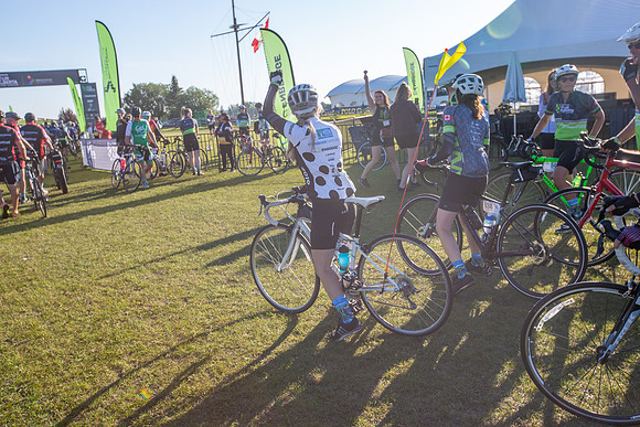 CAMP - RIDERS LEAVING-140
