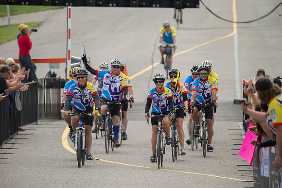 FINISH LINE CROSSING --4530