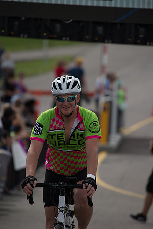 FINISH LINE CROSSING --3228