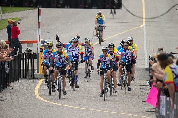 FINISH LINE CROSSING --4523