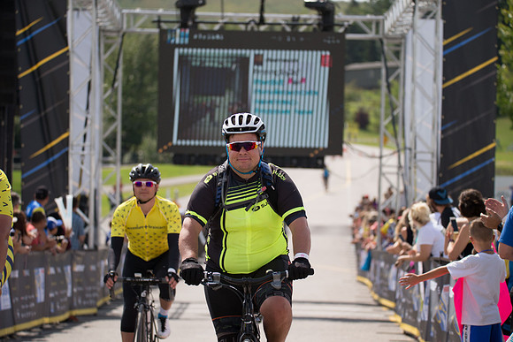 FINISH LINE CROSSING --2851