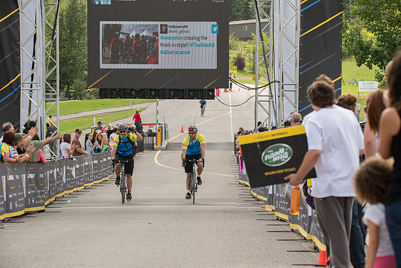 FINISH LINE CROSSING --4456