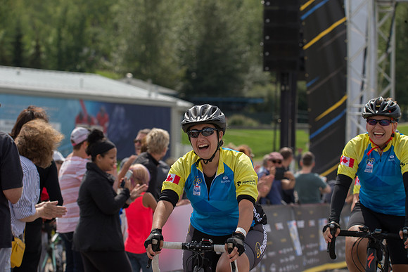 FINISH LINE CROSSING --3944