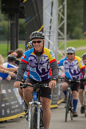 FINISH LINE CROSSING --4559