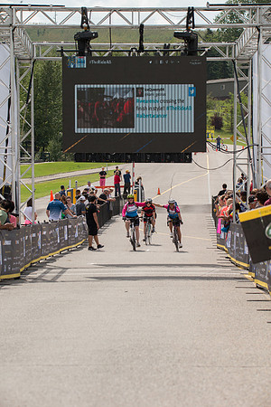 FINISH LINE CROSSING --3987