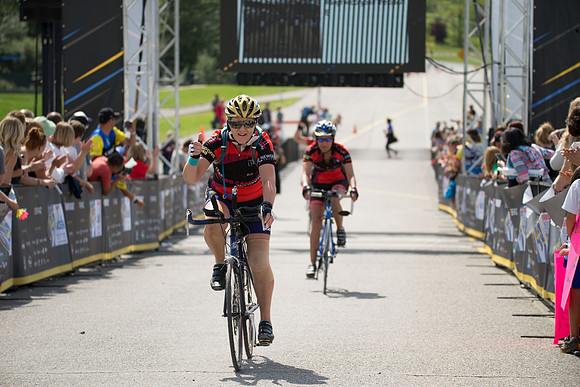 FINISH LINE CROSSING --3102