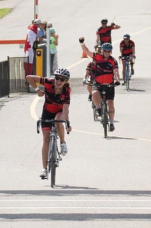 FINISH LINE CROSSING --3086