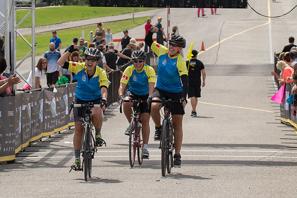 FINISH LINE CROSSING --3935