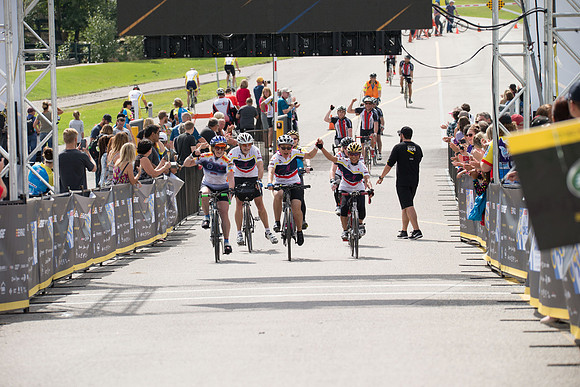 FINISH LINE CROSSING --3520