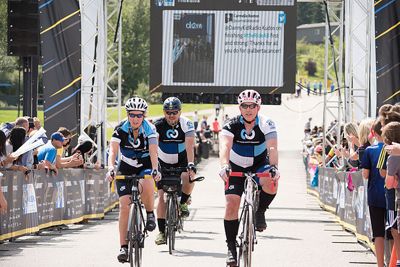 FINISH LINE CROSSING --3307
