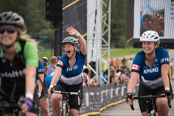 FINISH LINE CROSSING --2863