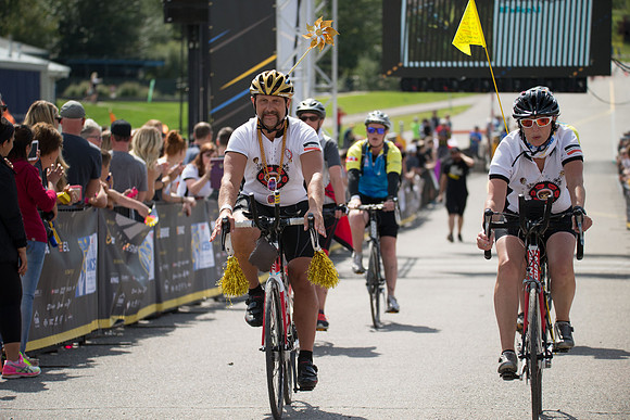 FINISH LINE CROSSING --3064