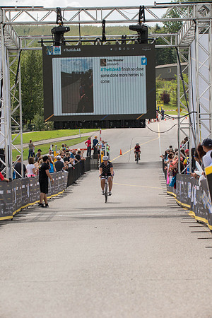 FINISH LINE CROSSING --3612