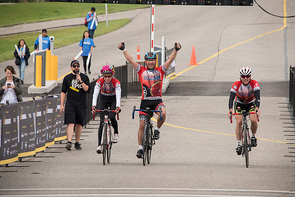 FINISH LINE CROSSING --1168