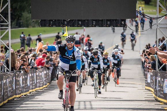 FINISH LINE CROSSING --2603